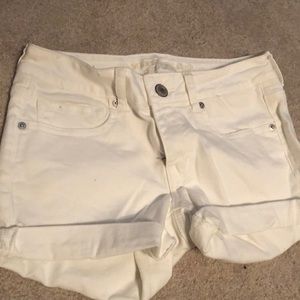 American Eagle white shorts